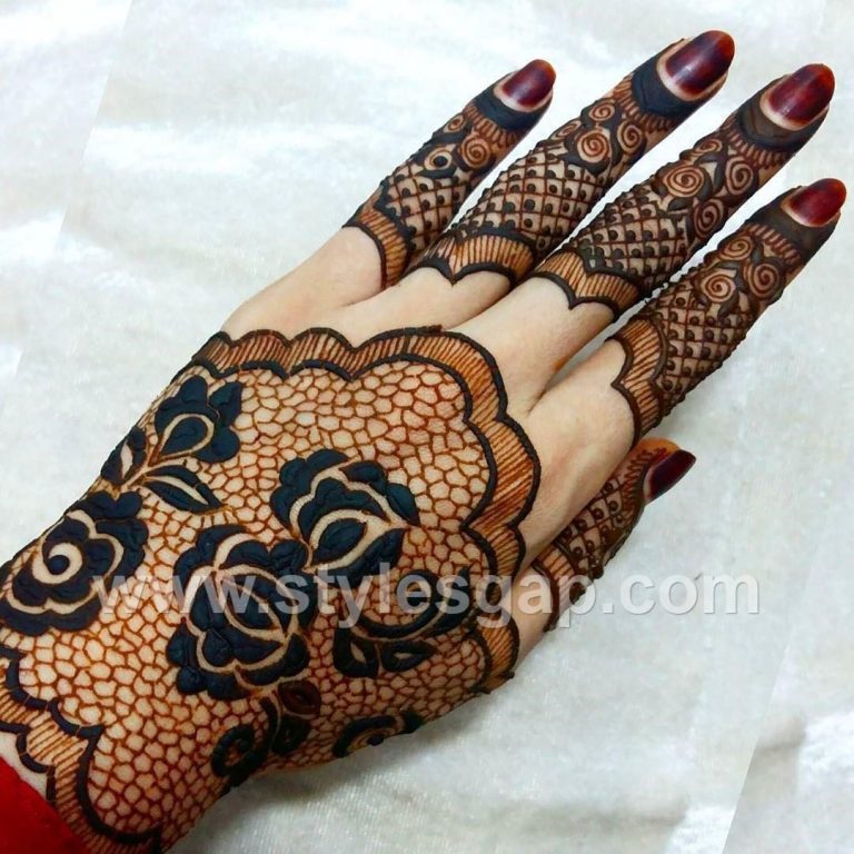 latest-arabic-mehndi-designs-henna-trends-2022-2023-collection