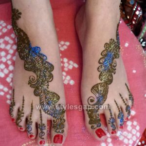 Stylish Eid Glitter Mehndi Designs for Feet (13)