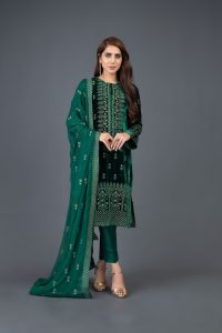 Bareeze Luxury Winter Embroidered Dresses Shawls Designs