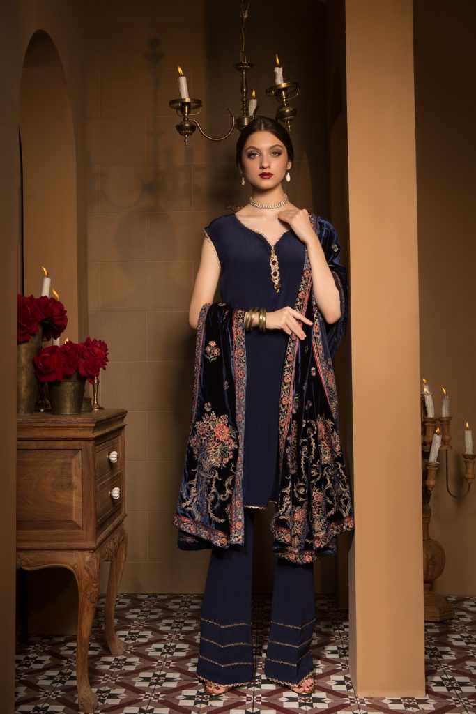 Bareeze Luxury Winter Embroidered Dresses Shawls 2023 2024