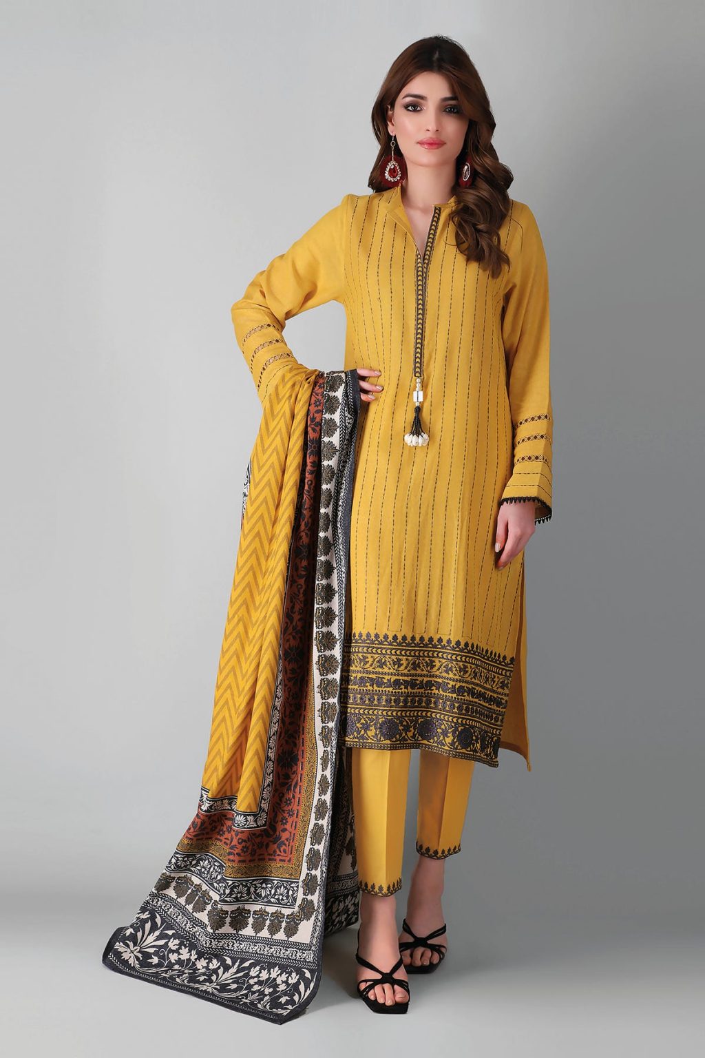 Khaadi Winter Dresses Latest Collection 2021-22 Stylish Warm Suits